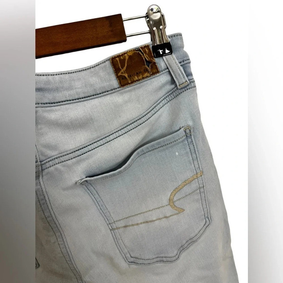 AEO • Super Hi-Rise Jegging Light Wash - Picture 3 of 9